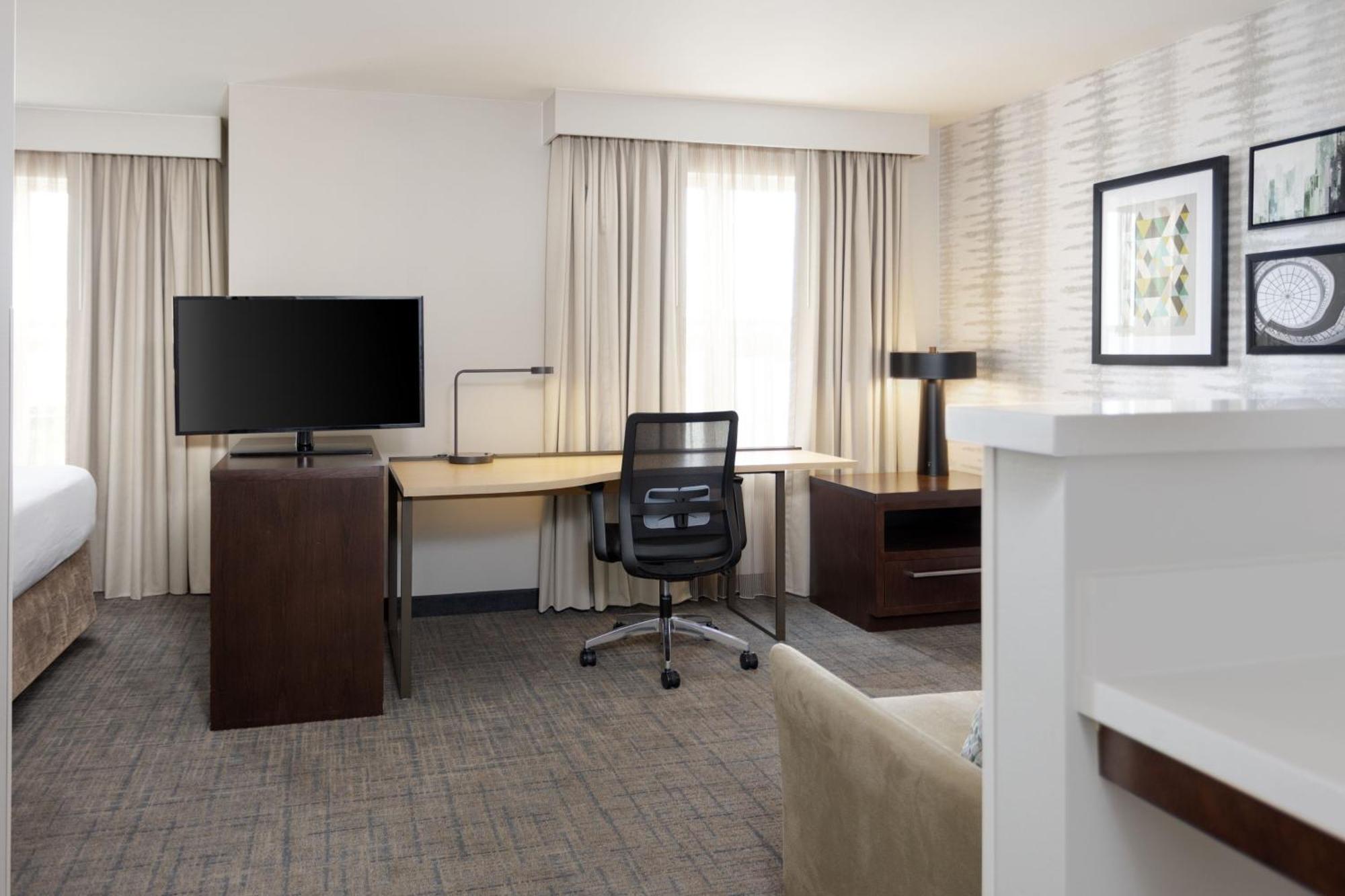 By Marriott Decatur Hotel Forsyth