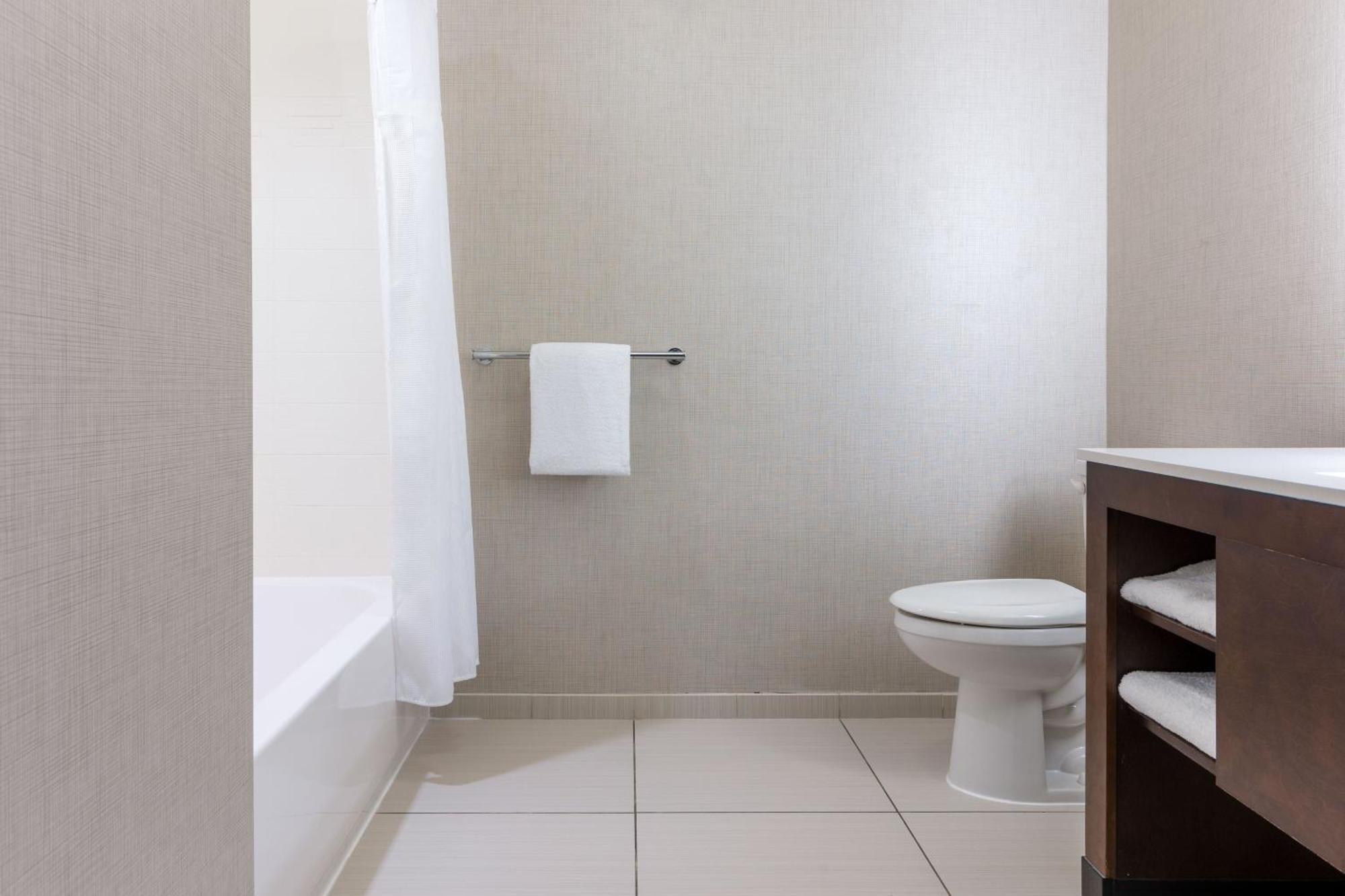 Hotel By Marriott Decatur 3*