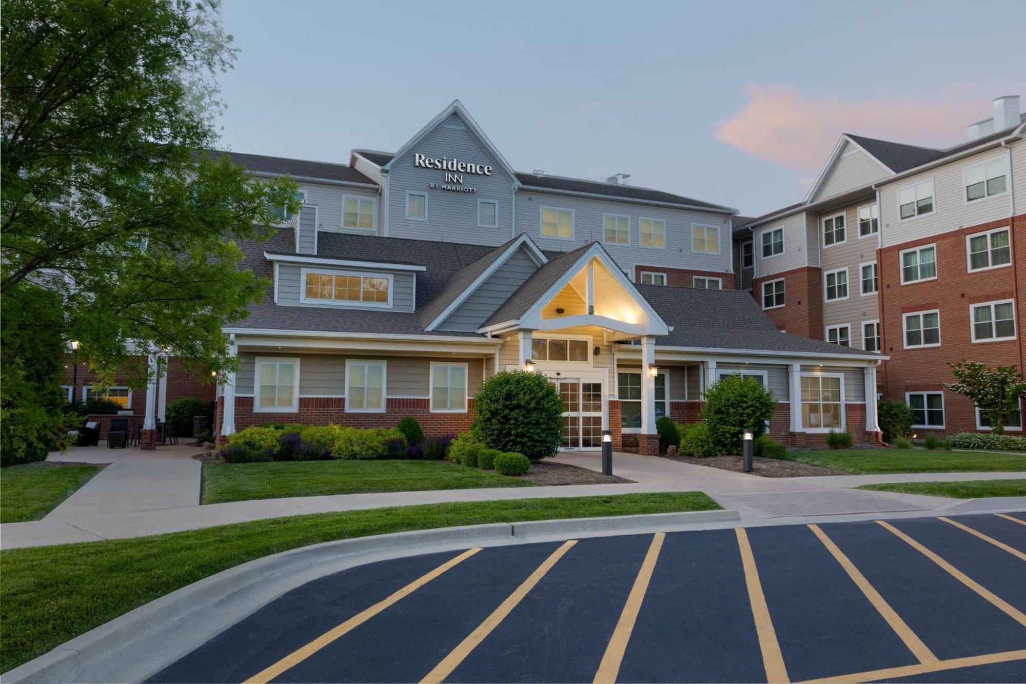 By Marriott Decatur Hotel 3*