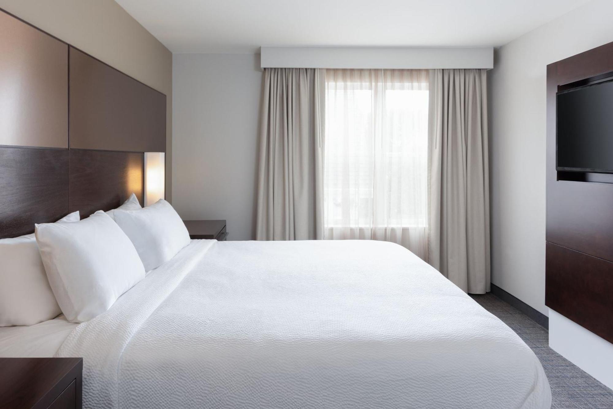 By Marriott Decatur 3*