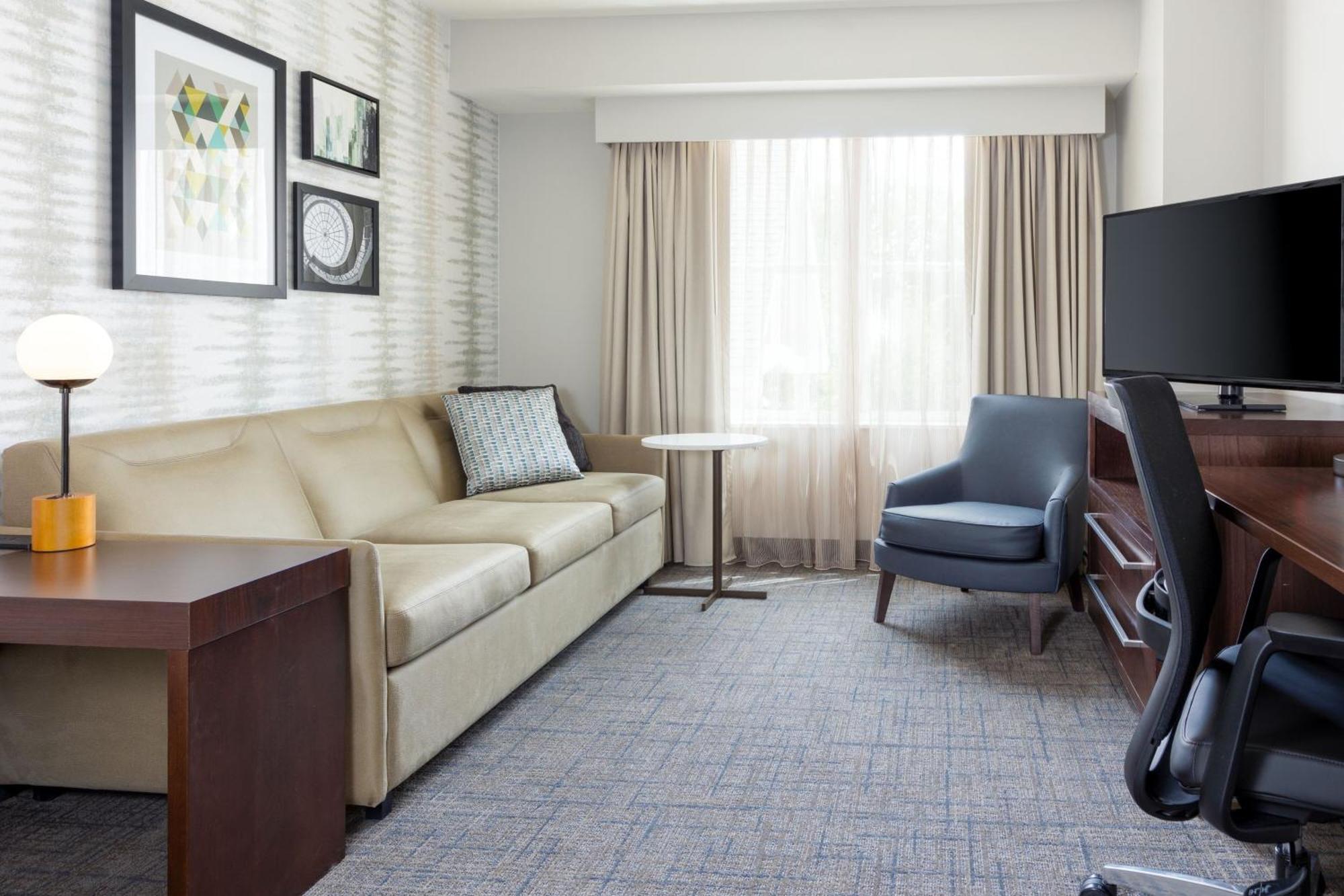 By Marriott Decatur Forsyth