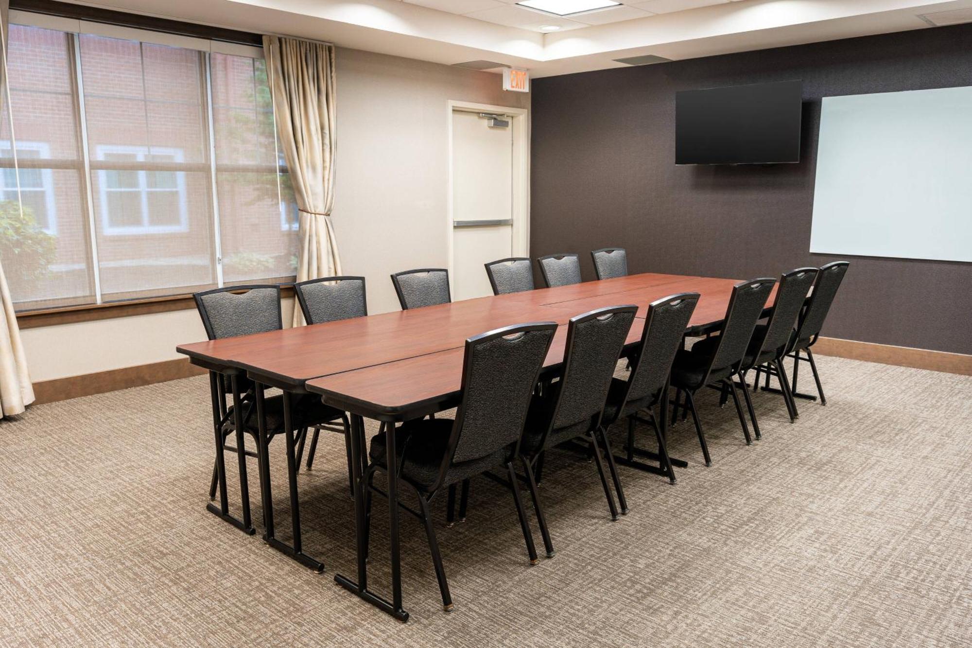 By Marriott Decatur Hotel 3*