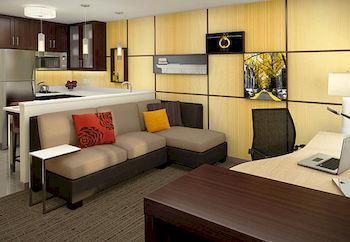 By Marriott Decatur Hotel 3*