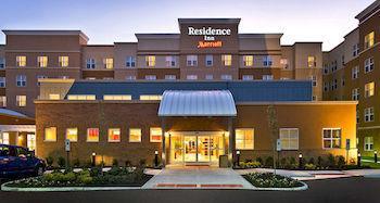 By Marriott Decatur Hotel Forsyth