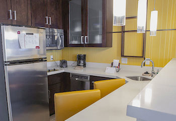 By Marriott Decatur Hotel 3*