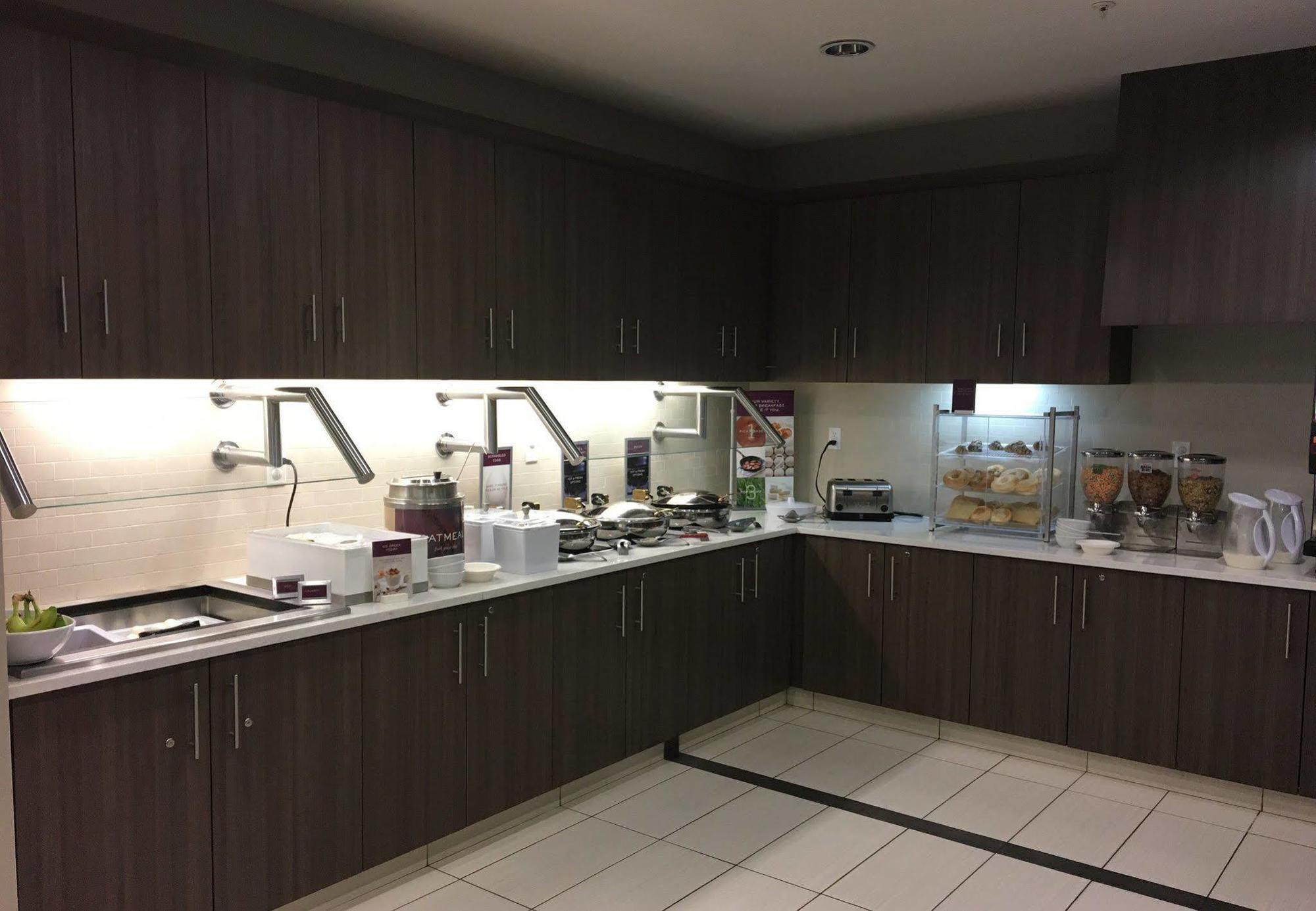 By Marriott Decatur Hotel 3*